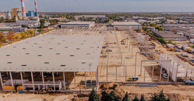 Przy ul. Lodowej w Łodzi trwa budowa kompleksu City Logistics Łódź V firmy Panattoni, na terenie dawnej fabryki ABB i w sąsiedztwie giełdy samochodowej przy ul. Puszkina. Przyszli najemcy zajęli już niemal 24 tys. mkw. powierzchni i planują utworzyć około 145 miejsc pracy. Zakończenie inwestycji przewidziano na początek 2027 roku.