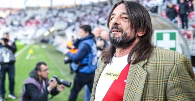 Były piłkarz ŁKS-u Łódź i reprezentacji Polski Jacek Ziober nie żyje. Miał 60 lat; w łódzkim klubie występował w latach 1982–1990, rozegrał 202 mecze i zdobył 26 bramek.